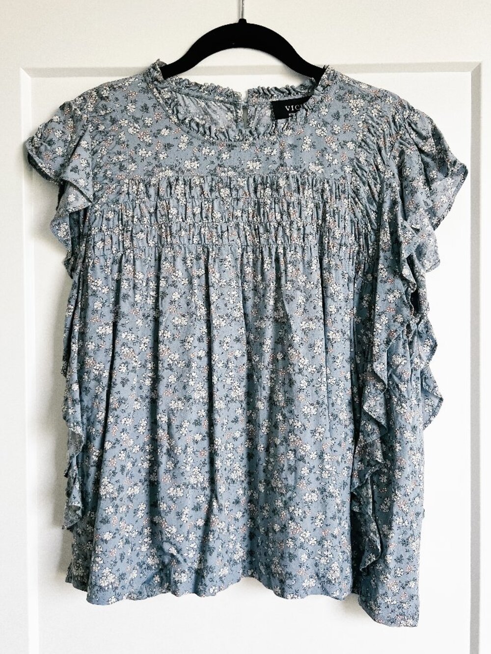 VICI Blue Floral Ruffle Sleeve Smocked Blouse Top Women’s Medium